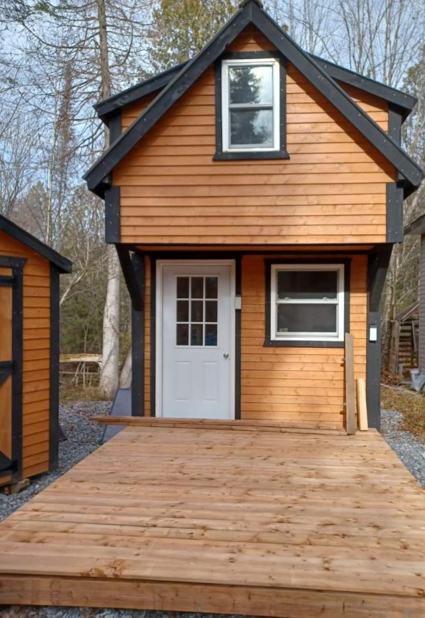 Le Petit Cottage Du Grand Boise Lac-Simon Exterior photo